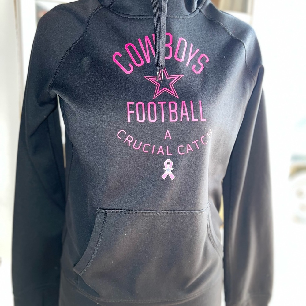 Cowboys Nike hoodie, in great condition, size Small.